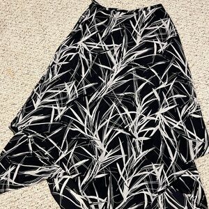 Dana Buchman Black and White Patterned Midi Skirt